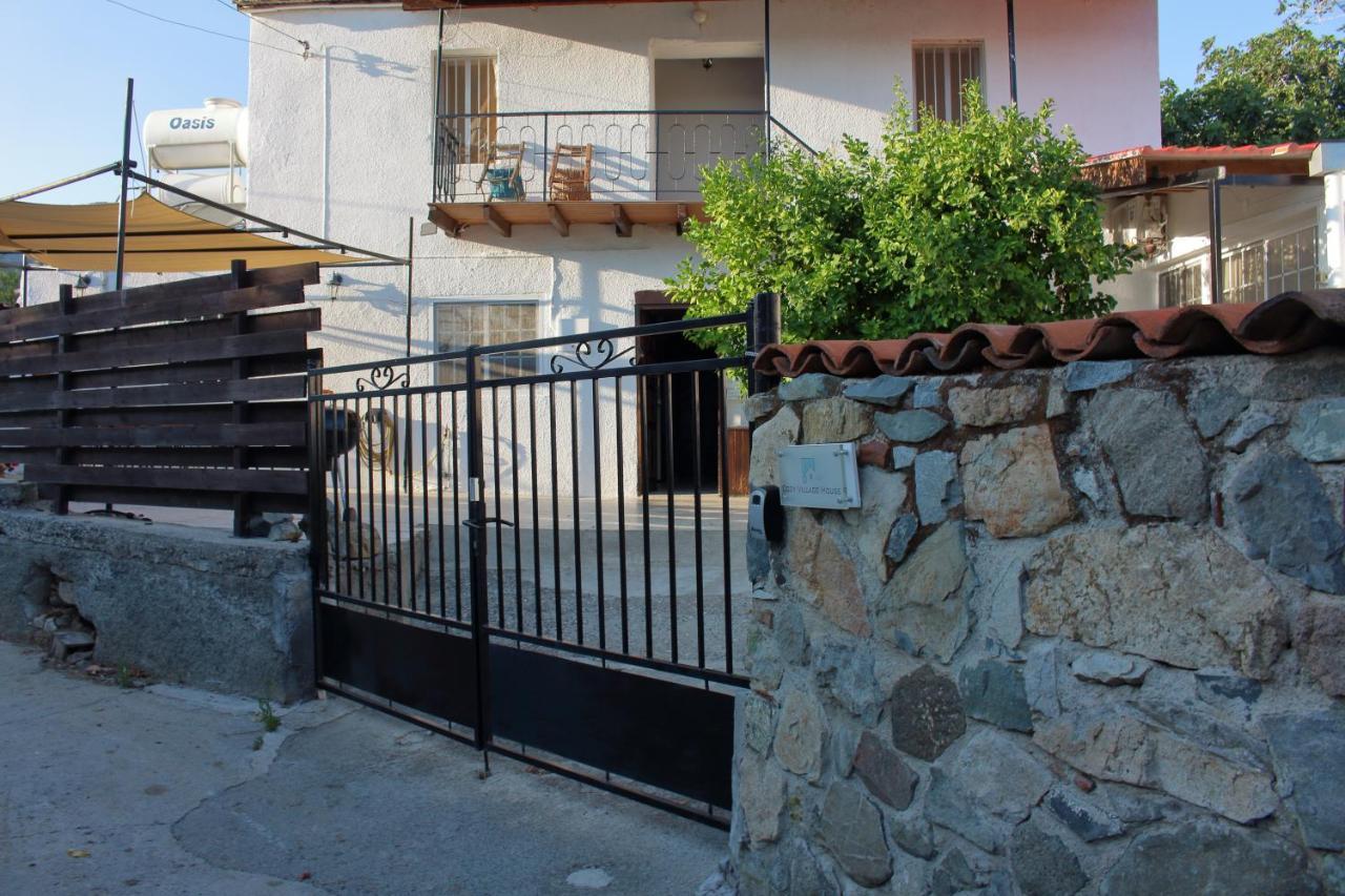 Cozy Village House Ora Экстерьер фото